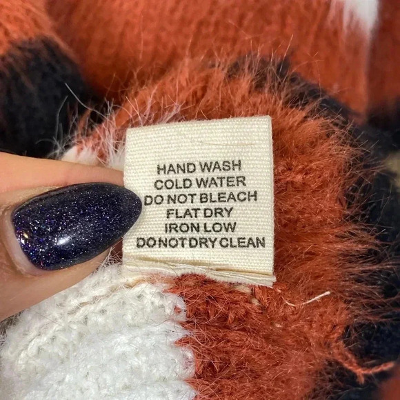 Fashion on Earth | Pumpkin Spice Super Soft Sweater - small - Picture 4 of 5